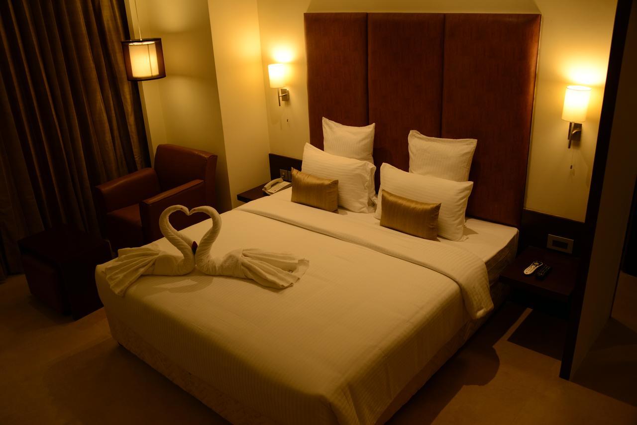 Blu Iris Otel Chennai Dış mekan fotoğraf