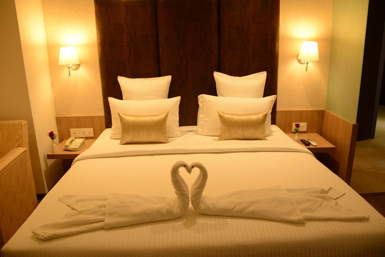 Blu Iris Otel Chennai Dış mekan fotoğraf