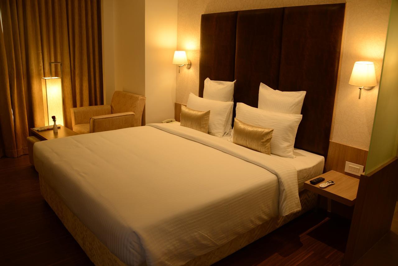 Blu Iris Otel Chennai Dış mekan fotoğraf