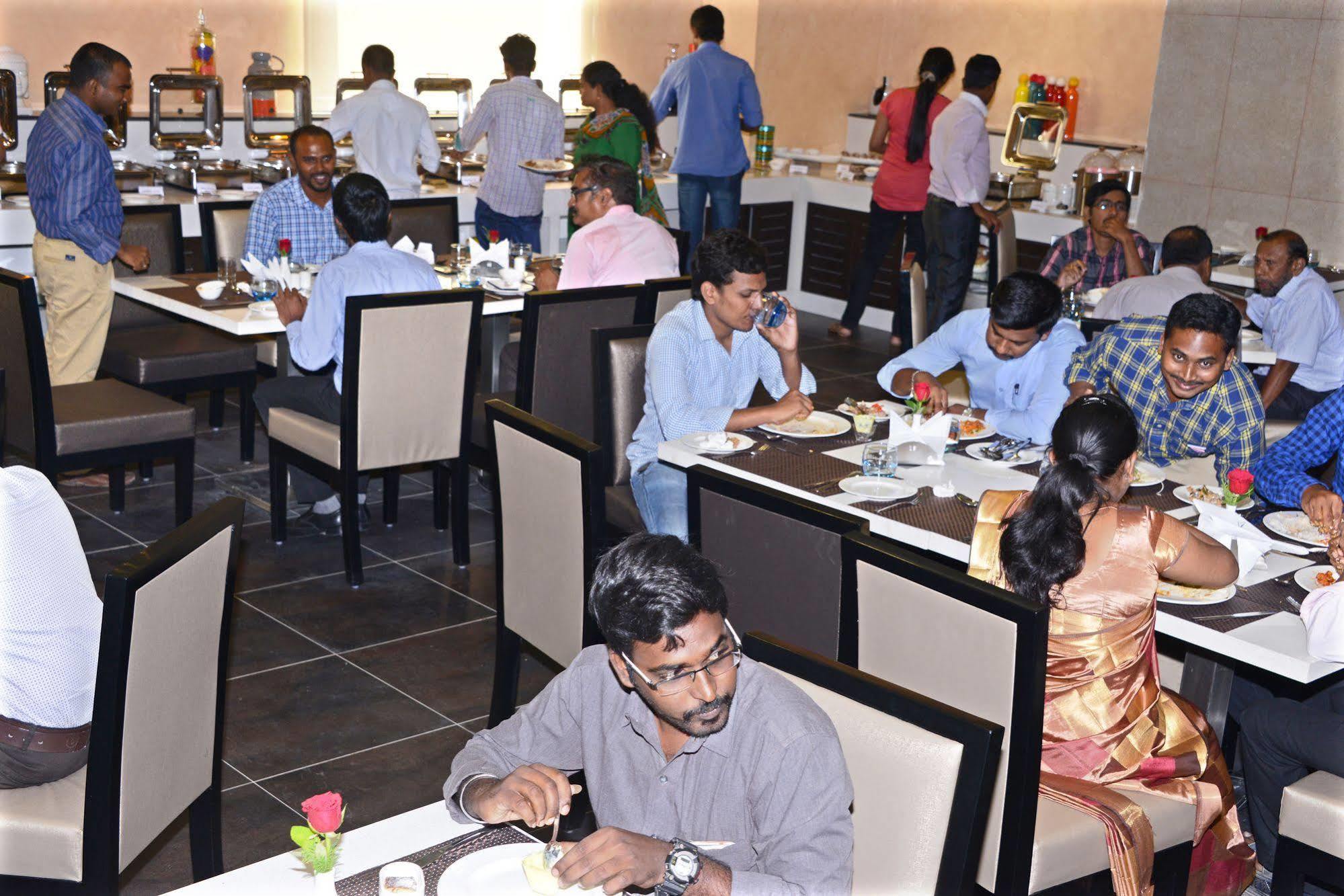 Blu Iris Otel Chennai Dış mekan fotoğraf