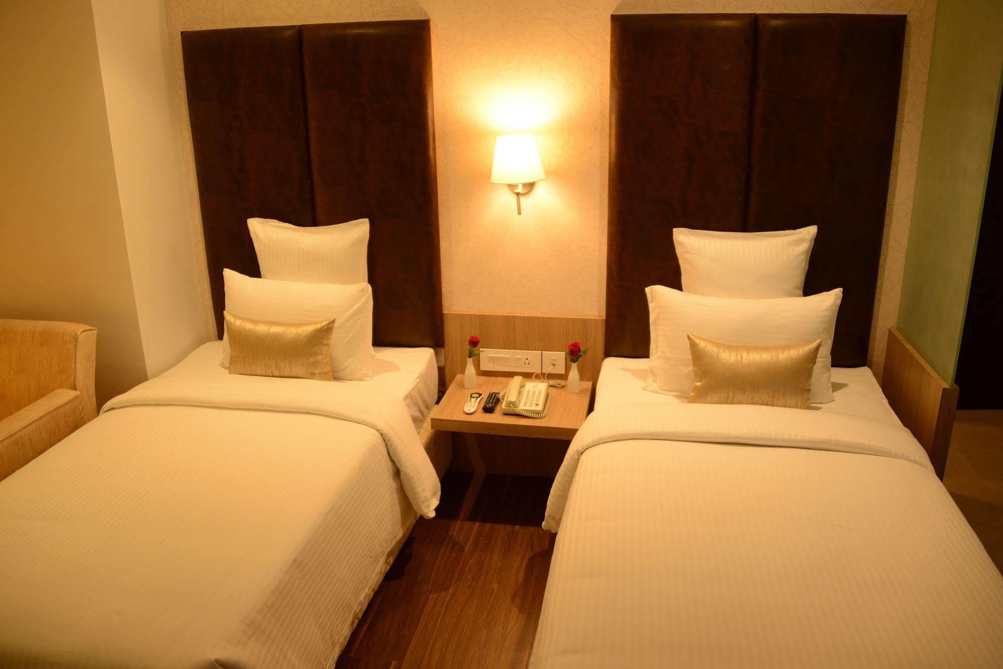 Blu Iris Otel Chennai Dış mekan fotoğraf