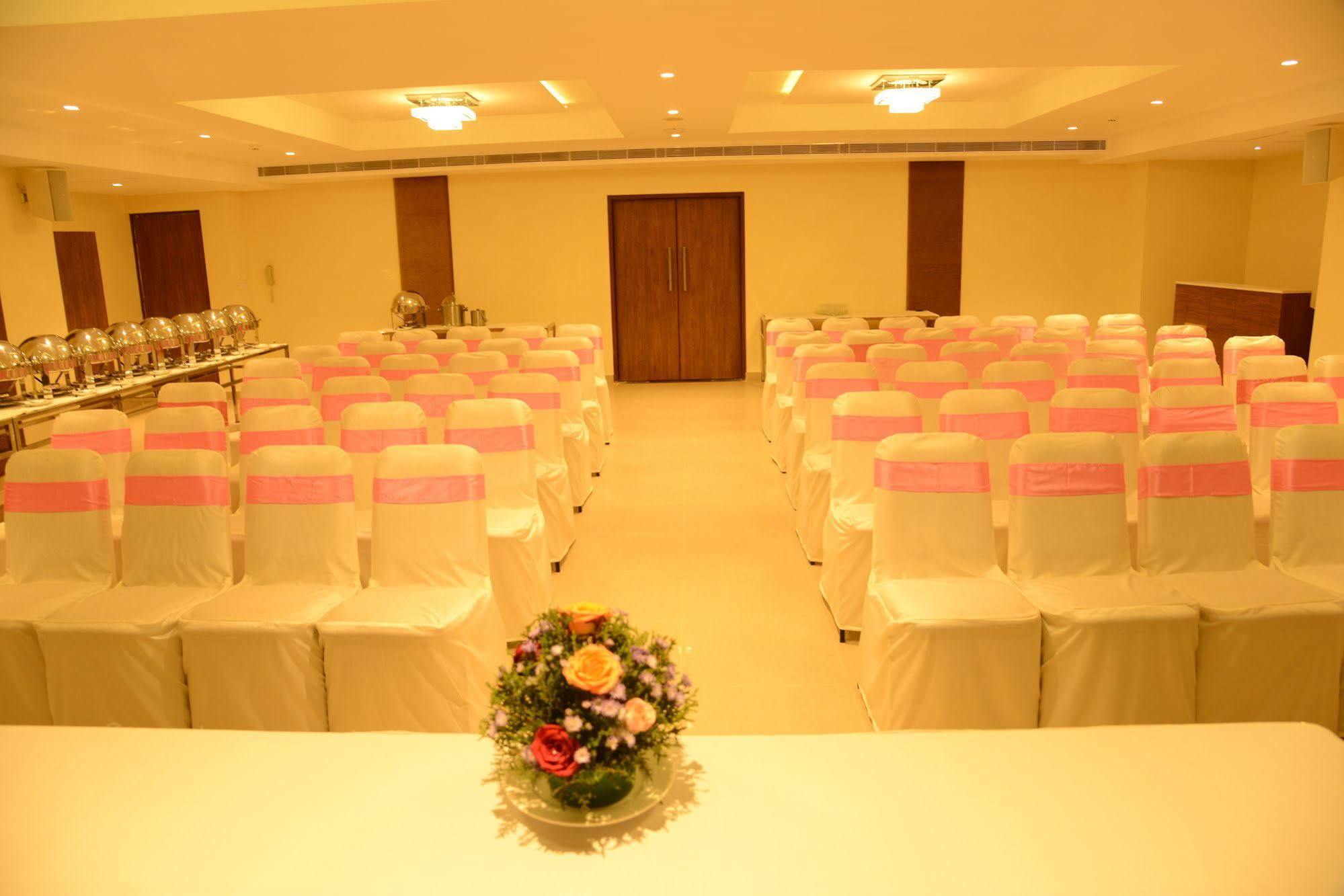 Blu Iris Otel Chennai Dış mekan fotoğraf