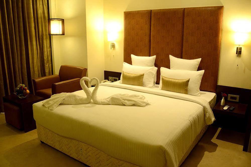 Blu Iris Otel Chennai Dış mekan fotoğraf