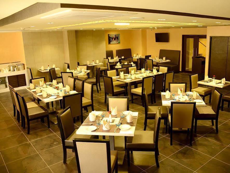 Blu Iris Otel Chennai Dış mekan fotoğraf